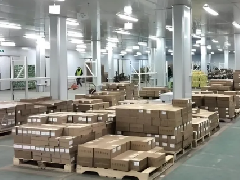 冷库：阻燃材料+智能监控+合理布局